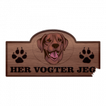 Her Vogter Jeg - Sticker - Plott Hound